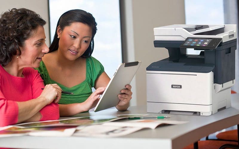 Multifunzione Xerox VersaLink B415 in uso in uno studio professionale
